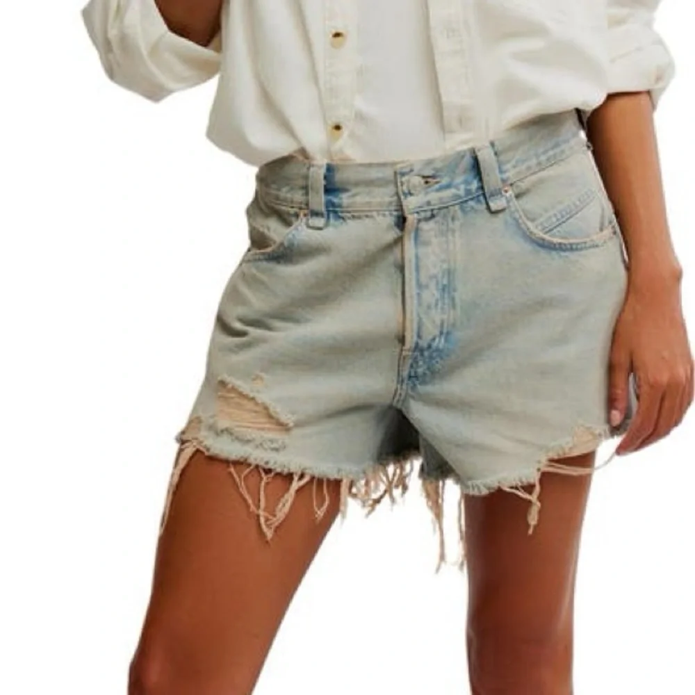 Free People Now or Never Denim Distressed Shorts size 32 - Picture 1 of 10